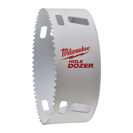 Hålsåg med vita kanter och sågblad. Texten "Milwaukee HOLE DOZER" i rött på sidan.