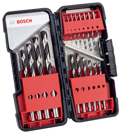 Metallborrset från Bosch i ett svart plastetui med röda hållare och flera olika borrstorlekar.