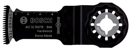 Svart sågtillbehör med tandad design och vit text: "BOSCH AIZ 32 BSPB BIM Hardwood Swiss Made". Runda utrymmen vid basen.