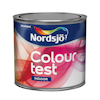 Färgburk märkt "Nordsjö Colour Test Indoor" med flerfärgat vågmönster på etiketten.