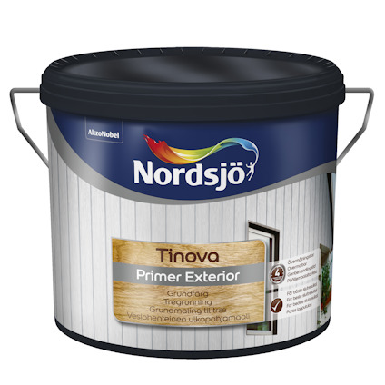 Hink av Nordsjö Tinova Primer Exterior med handtag, etikett med text och logotyp på svart bakgrund.