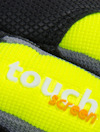 Texten "touch screen" på neonfärgat material, med svart och grått mönstrat detaljer.