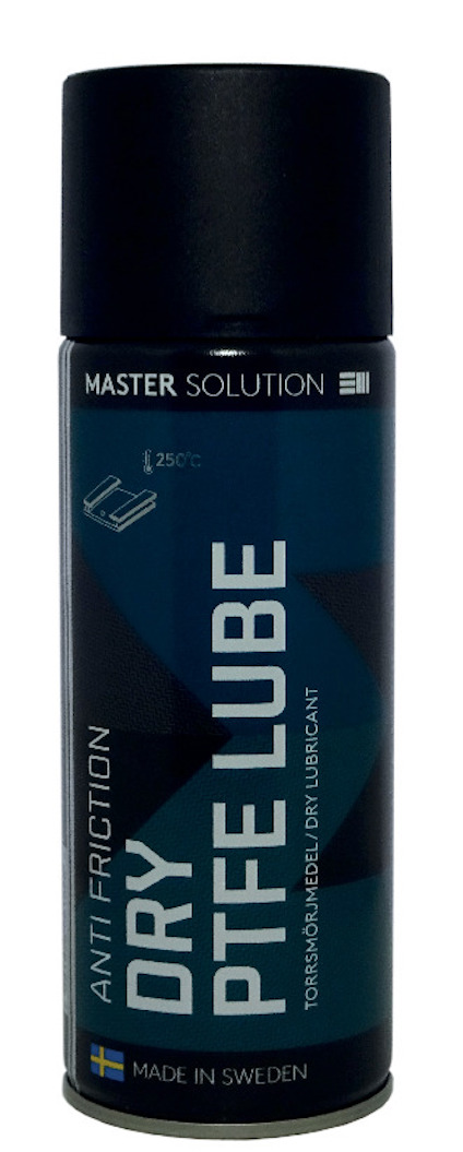 Svart sprayburk med texten "ANTI FRICTION DRY PTFE LUBE" och symbol för "MASTER SOLUTION". Notering: "MADE IN SWEDEN".