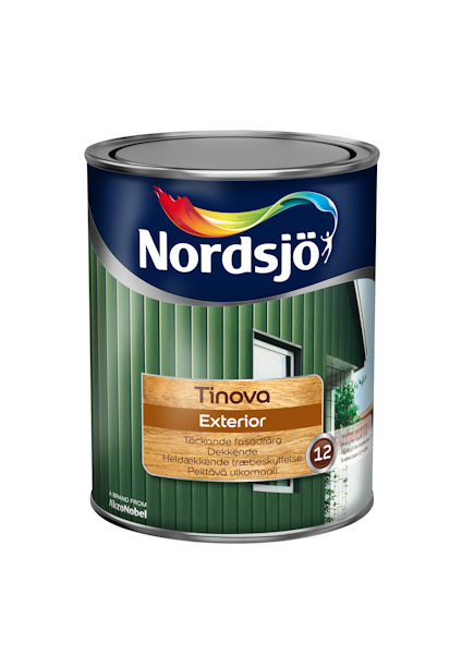 Färgburk med texten "Nordsjö Tinova Exterior" och bild på grönmålad fasad.