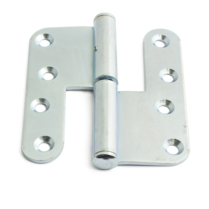 Metallgångjärn med sex skruvhål och en cylinderformad del i mitten, sett mot vit bakgrund.