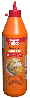 Orange flaska med texten "Cascol Outdoor" och bild av träprojekt. Har röd kork och vita symboler på etiketten.