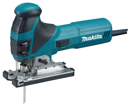 Sticksåg med blått och svart plasthölje, märkt "Makita", elektrisk anslutning och exponerat sågblad.
