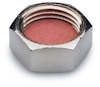 Sexkantig metallmutter med inre gängor och röd packning inuti.
