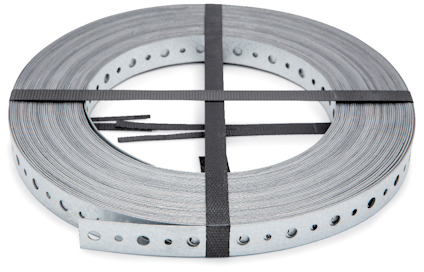 Rulle av metallband med hål, fäst med svarta plastband.