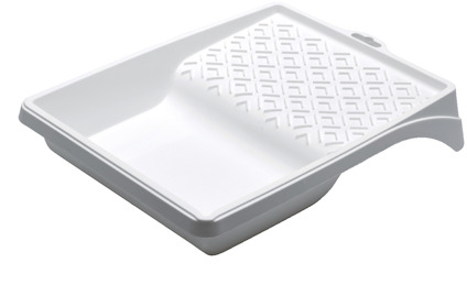 Vit färgtråg med räfflad yta och en krok för upphängning.