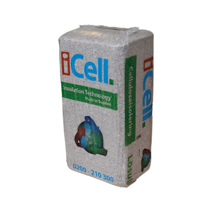 Isolerskivor av cellulosa och en förpackning med texten "iCell" och "Cellulosa Isolering".