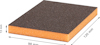 Svart och orange slipblock med måtten 120 mm x 98 mm x 13 mm.